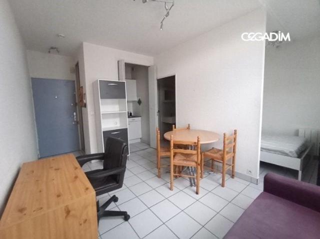 Location Appartement Rue de la Rotonde, Clermont Ferrand