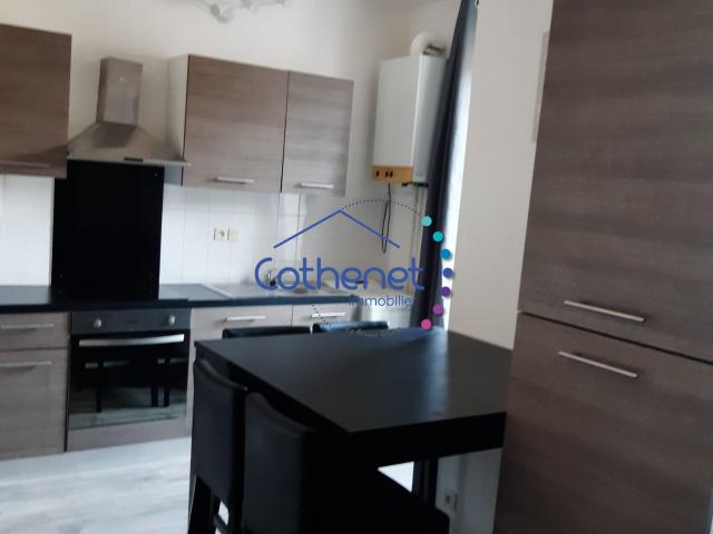 Location Appartement Rue de la République, Cours
