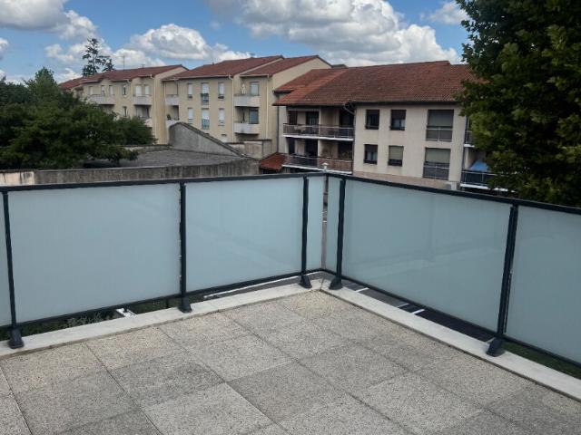 Location Appartement Rue de la République, Genas