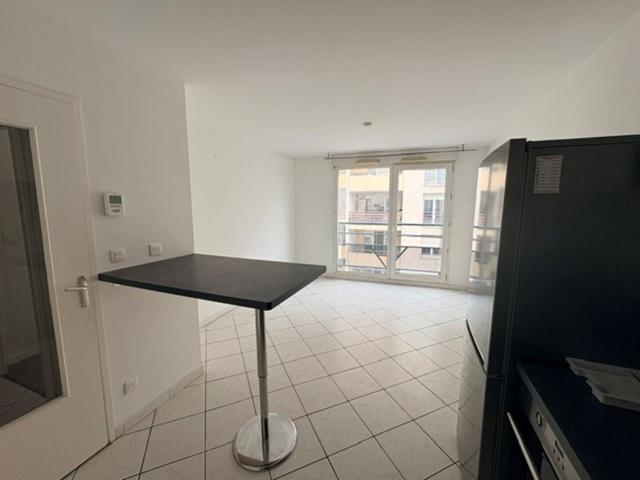 Location Appartement Rue de la République, Genas