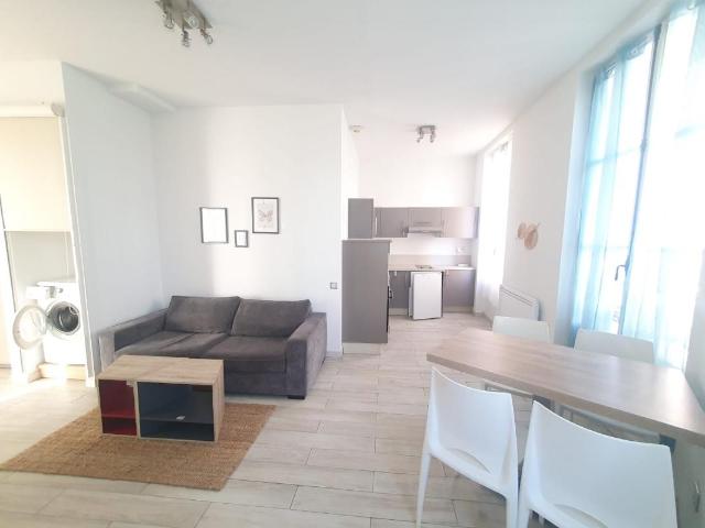 Location Appartement Rue de la République, Marseille