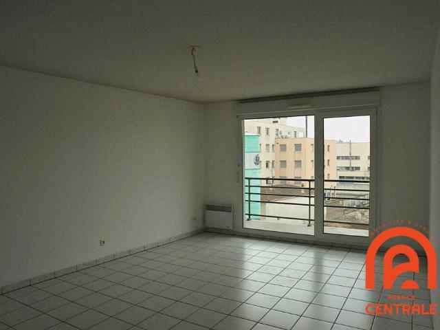Location Appartement Rue de la République, Meyzieu