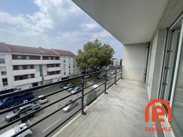 Location Appartement Rue de la République, Meyzieu