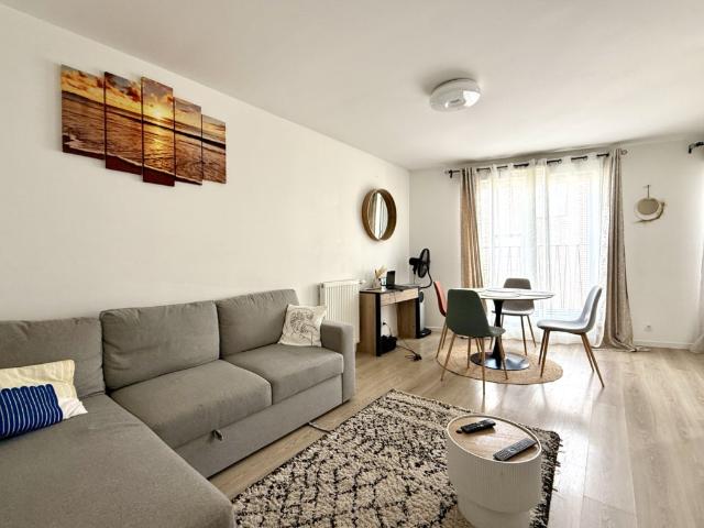 Location Appartement Rue de la République, Romainville