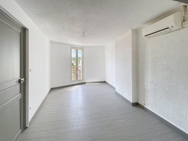 Location Appartement Rue de la Rivière, Maraussan