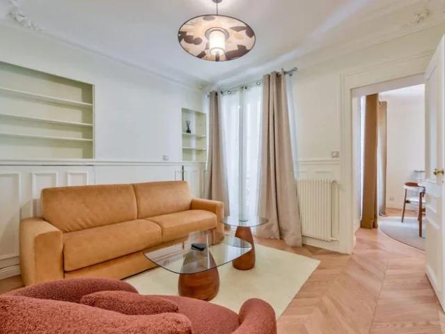 Location Appartement Rue de la Tour, Paris