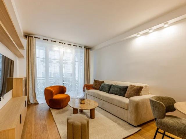 Location Appartement Rue de la Tour, Paris