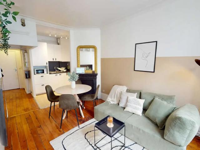 Location Appartement Rue de la Tour, Paris