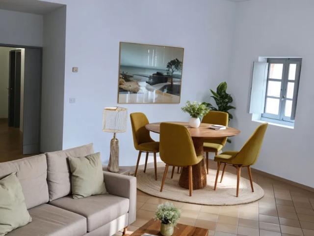 Location Appartement Rue de l'Agau, Nîmes