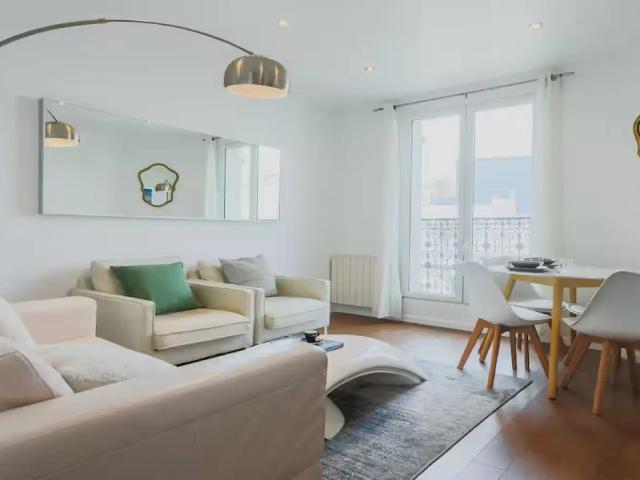 Location Appartement Rue de l'Amiral Roussin, Paris