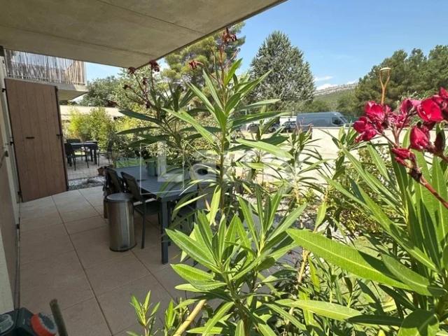 Location Appartement Rue de l'Ancienne École, Châteauneuf le Rouge