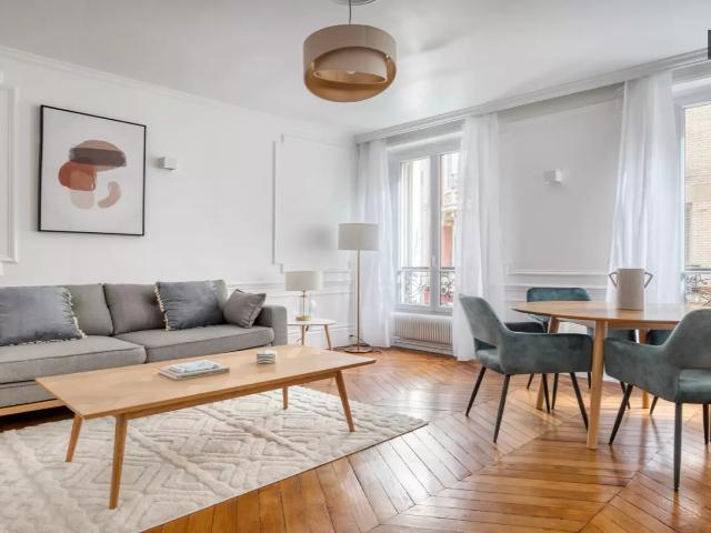 Location Appartement Rue de l'Annonciation, Paris