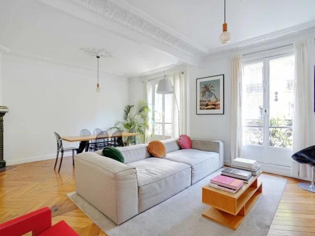 Location Appartement Rue de Lévis, Paris