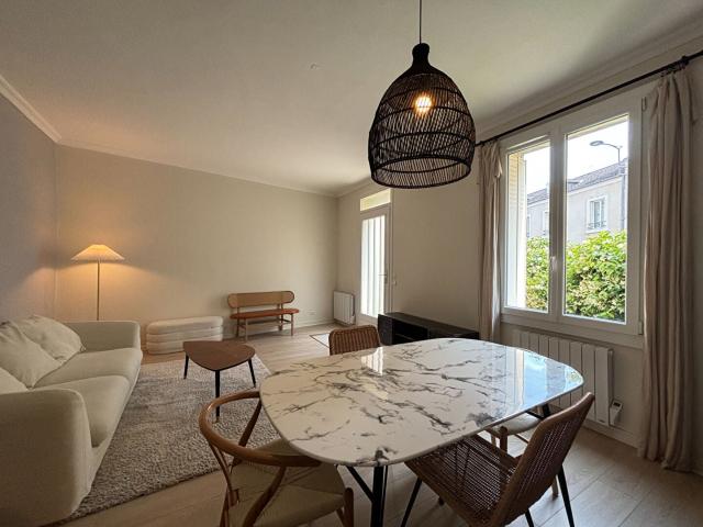 Location Appartement Rue de l'Écu, Reims