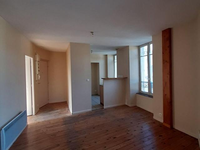 Location Appartement Place Marmontel, Bort les Orgues