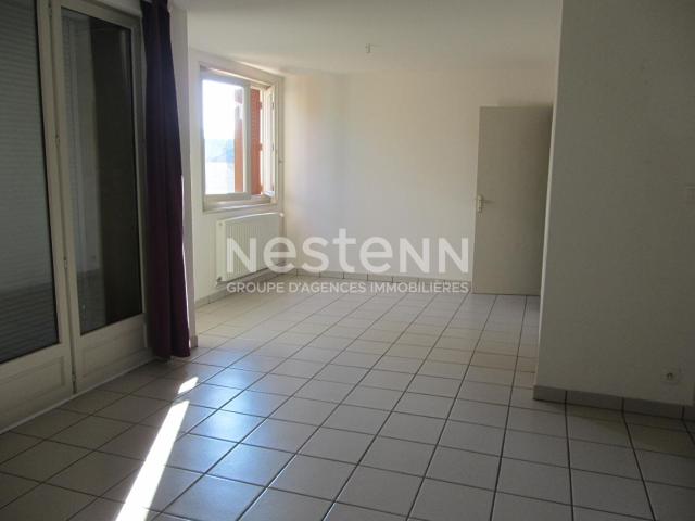 Location Appartement Rue de l'Église, Ussel
