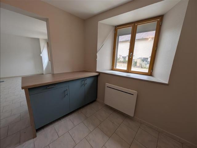 Location Appartement Rue de l'Église, Épeugney