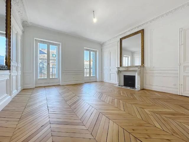 Location Appartement Rue de Liège, Paris