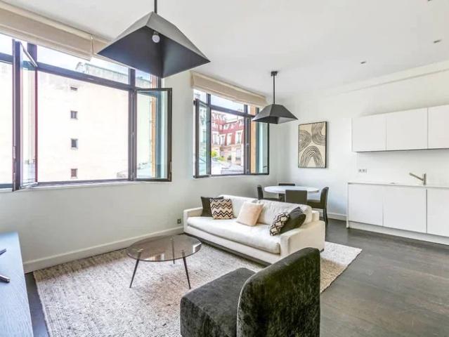 Location Appartement Rue de Lille, Paris