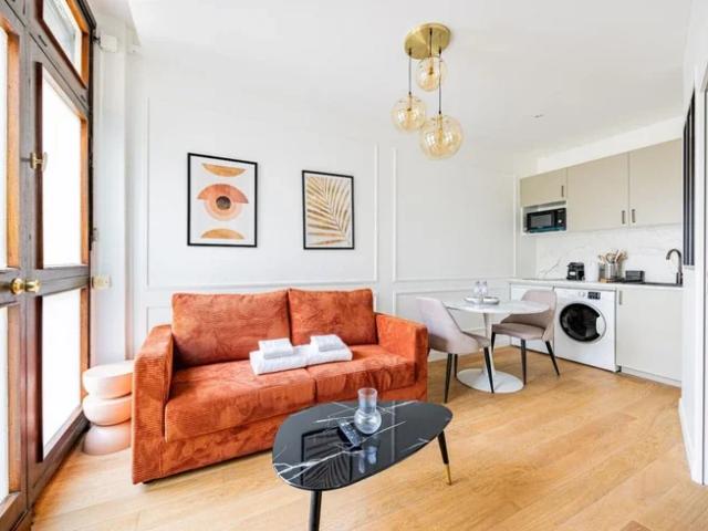 Location Appartement Rue de l'Université, Paris
