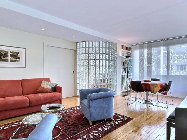 Location Appartement Rue de l'Université, Paris