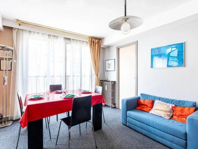 Location Appartement Rue de l'Université, Paris