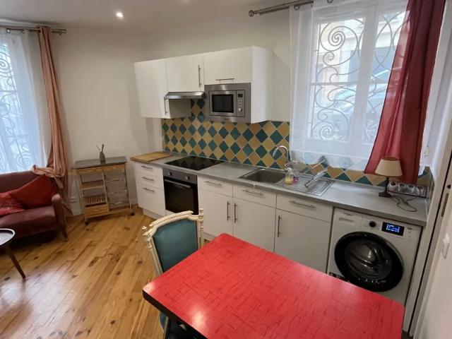 Location Appartement Rue de Mouzaïa, Paris