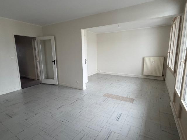 Location Appartement Rue de Mathaut, Bar sur Aube