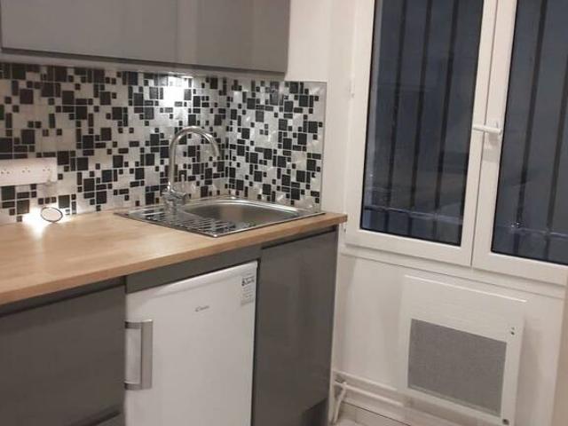Location Appartement Rue de Maubeuge, Paris