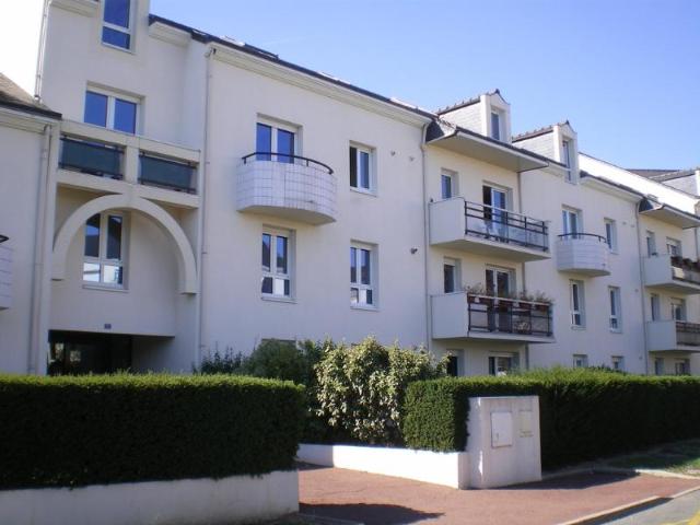 Location Appartement Rue de Maubeuge, Paris