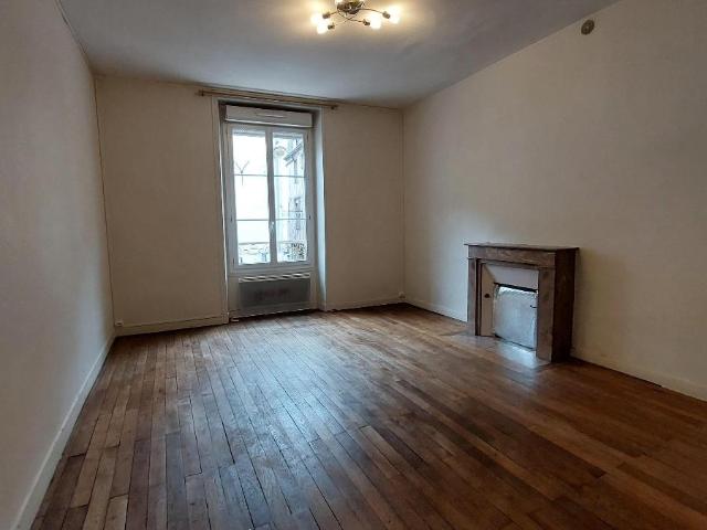 Location Appartement Rue de Maubeuge, Paris