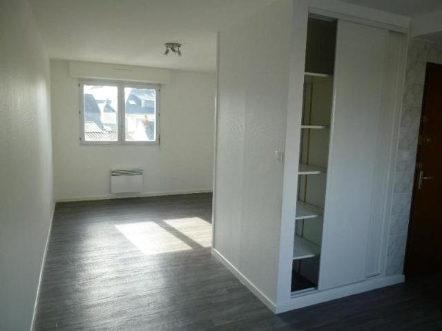 Location Appartement Rue de Maubeuge, Paris