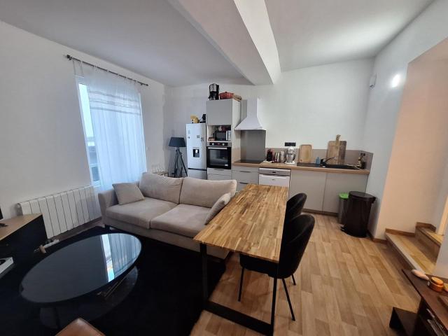 Location Appartement Rue de Maubeuge, Paris
