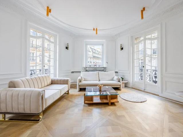 Location Appartement Rue de Maubeuge, Paris