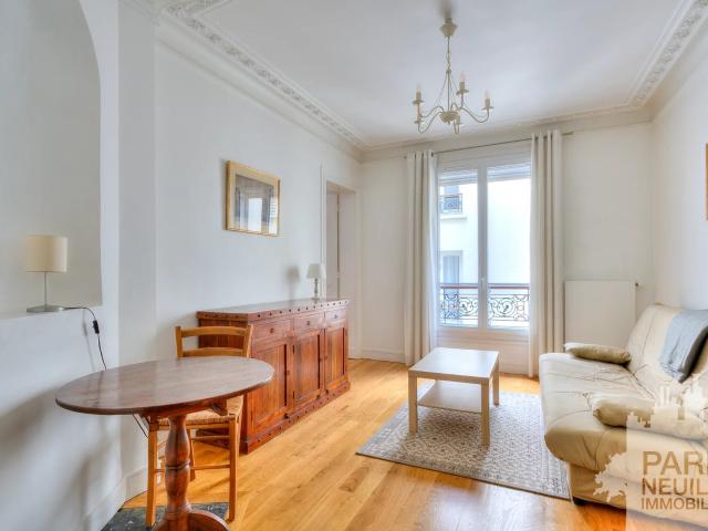 Location Appartement Rue de Magdebourg, Paris