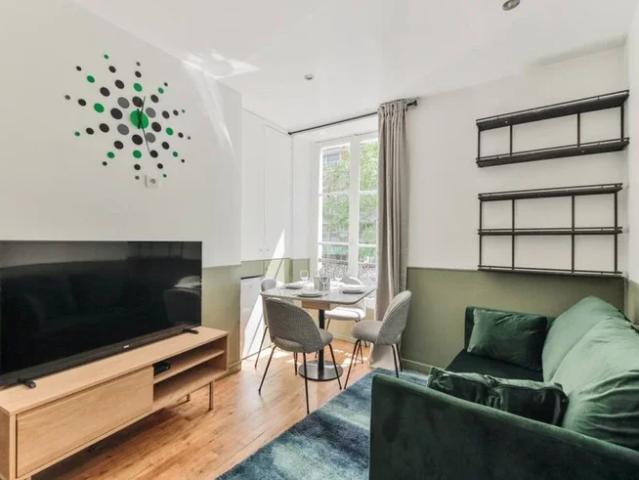 Location Appartement Rue de Meaux, Paris