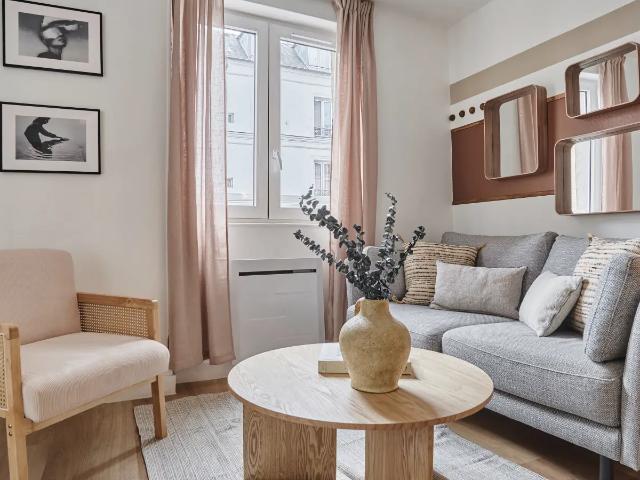 Location Appartement Rue de Nemours, Paris