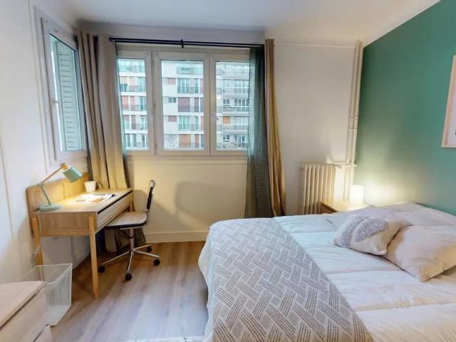 Location Appartement Rue de Saussure, Paris