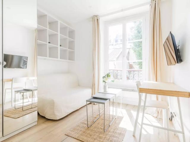 Location Appartement Rue de Saussure, Paris