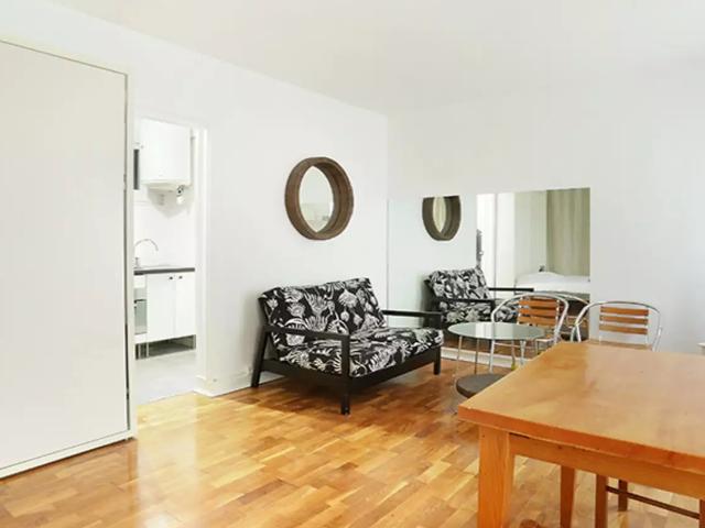 Location Appartement Rue de Saussure, Paris