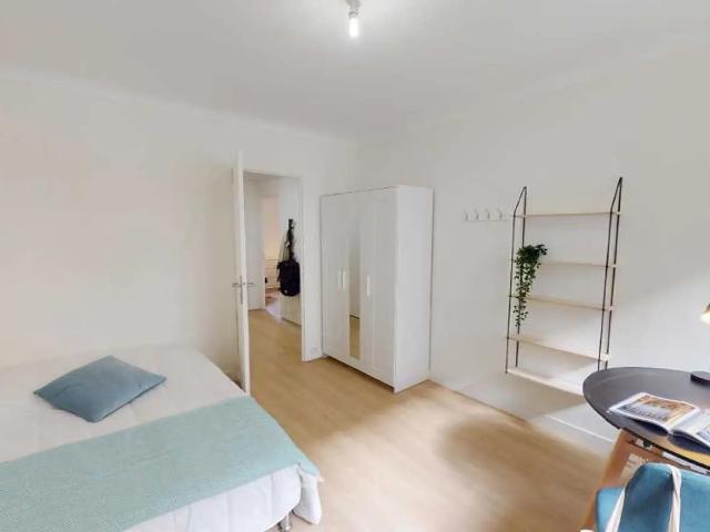 Location Appartement Rue de Saussure, Paris