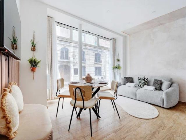 Location Appartement Rue de Stockholm, Paris
