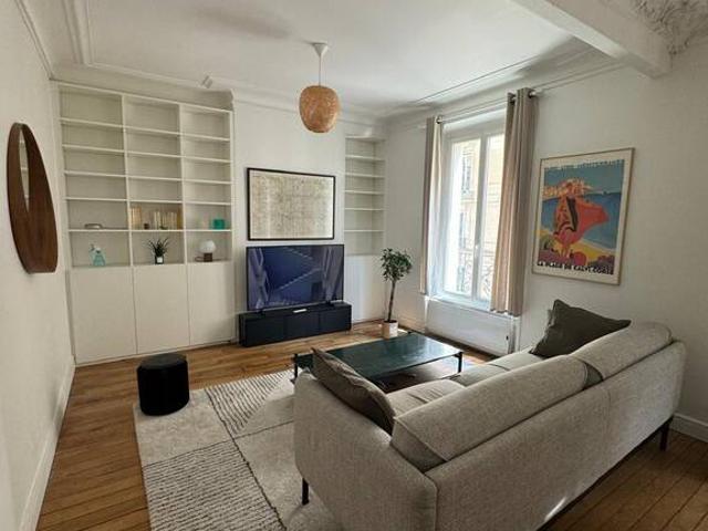 Location Appartement Rue de Suez, Paris
