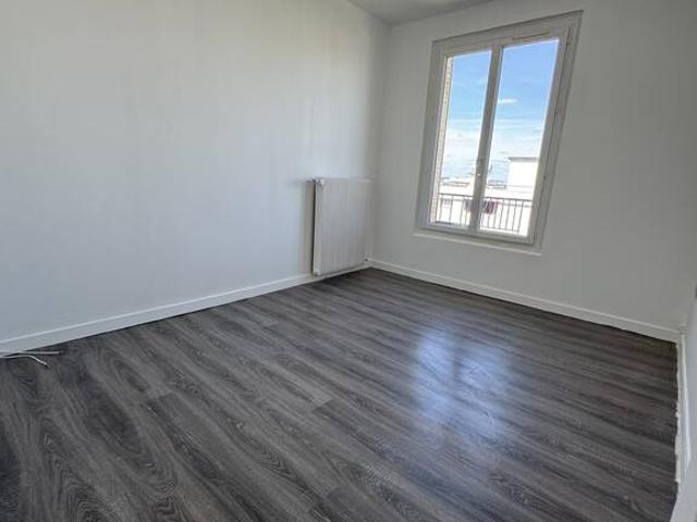 Location Appartement Rue de Suresnes, Nanterre