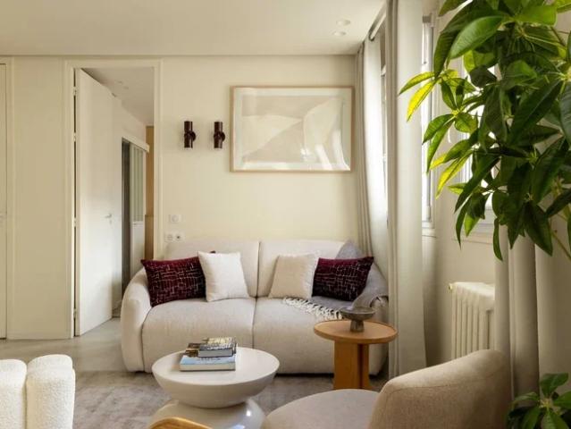 Location Appartement Rue de Ponthieu, Paris