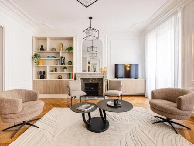 Location Appartement Rue de Ponthieu, Paris