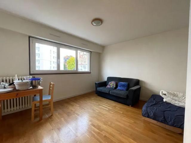 Location Appartement Rue de Périgueux, Paris