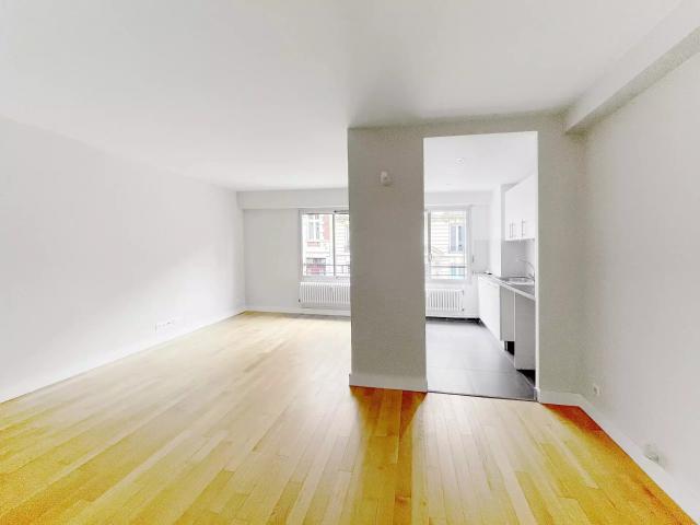 Location Appartement Rue de Prony, Paris