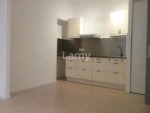Location Appartement Rue de Puyloubier, Rousset