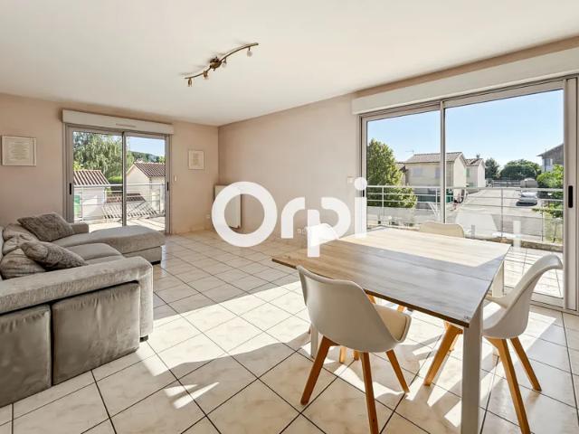 Location Appartement Rue de Rochefort, Saint Martin en Haut